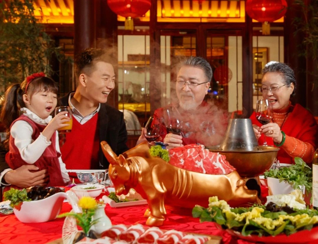 低芥酸菜籽油助力平安夜，桌桌飄出幸福味~